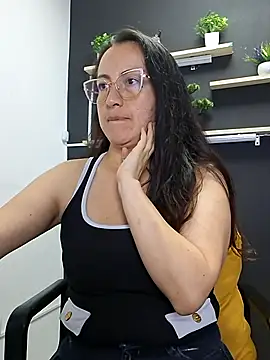 XXX chat uživo modela Lauryn_Jones