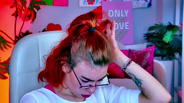 XXX chat uživo modela SeraphineDuskryn