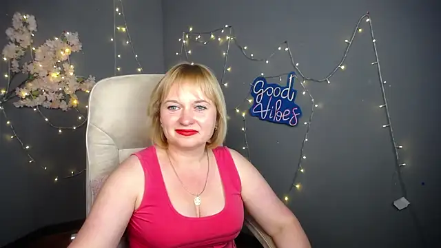 XXX chat uživo modela KiraSmiling