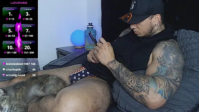 XXX chat uživo modela Shane_Clay
