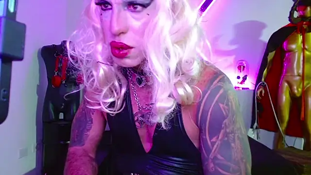 LILITHMADAME live XXX chat