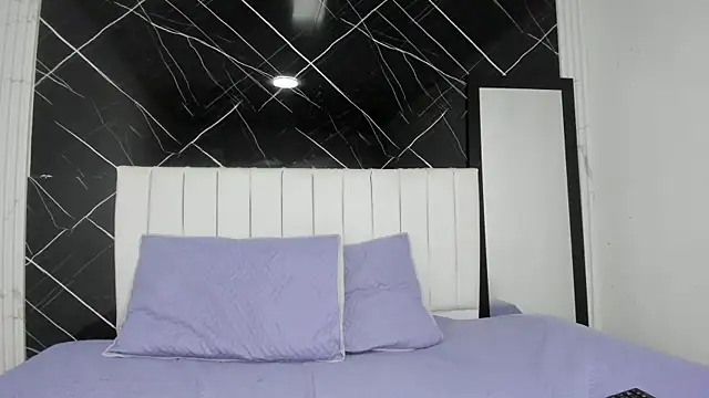 aria_rossi Adlı Modelin Canlı XXX Sohbeti