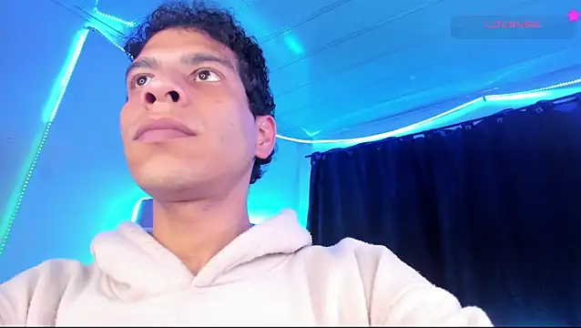 Chat XXX en directo de Ethan_Boyy