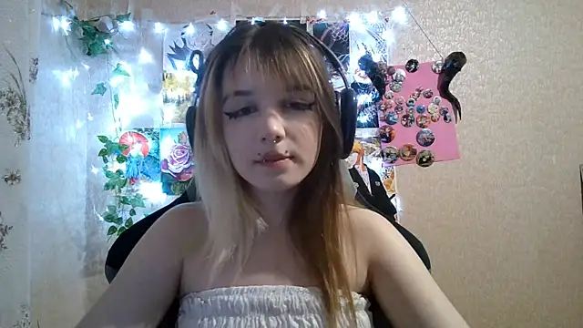 MilaTyan Adlı Modelin Canlı XXX Sohbeti