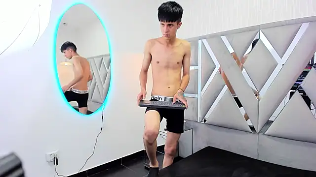 MikeHunteer's Webcam Show