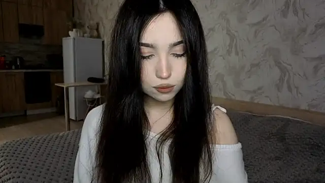 AmieSky Adlı Modelin Canlı XXX Sohbeti