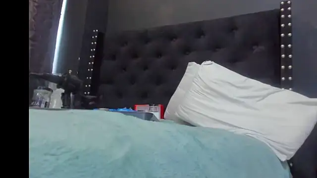 XXX chat uživo modela amareto_queen