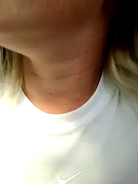 Chatroom XXX en direct de POPPY_XO