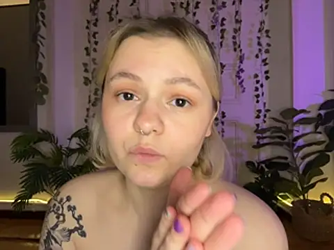 MoonIvy_: онлайн-секс-чат