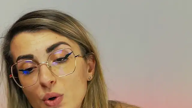 צ'אט XXX בשידור חי של Tracyix