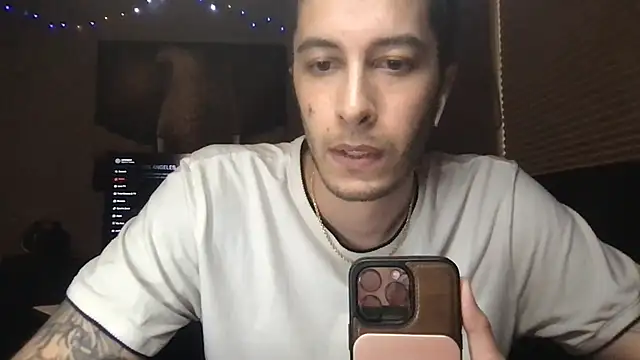 JuicyJoshy Chat XXX in diretta
