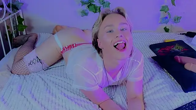 cumboydoll: онлайн-секс-чат