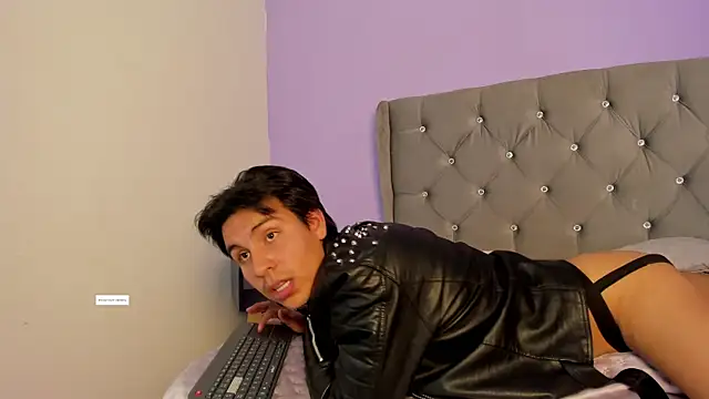 mario-leon Live XXX-Chat