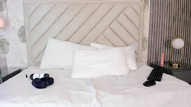 Živý XXX chat _Miathompson