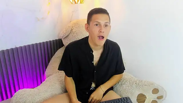IzanArias 现场XXX聊天