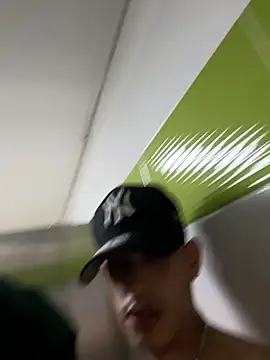HarryGaze Live XXX Chat
