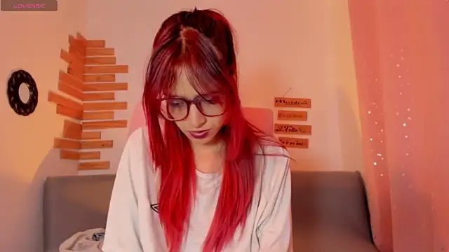 RedMeloddyn Live XXX chat