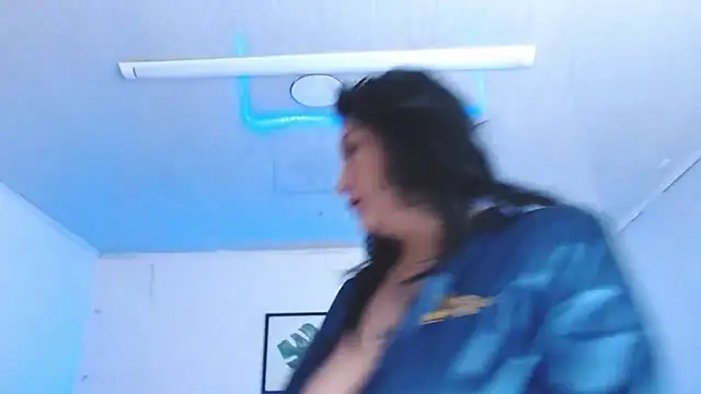 הופעת וובקאם של selena_yourmilf