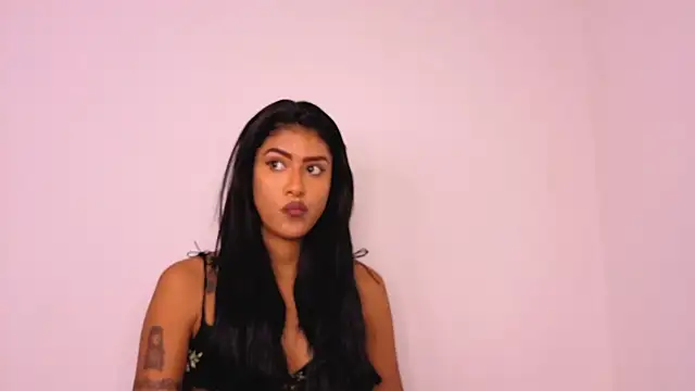 Chat +18 de Zyrelia_Vael ao vivo