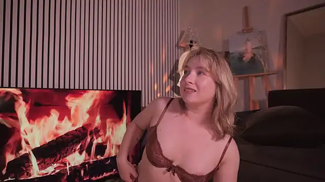 Chat +18 de saint_trisha ao vivo