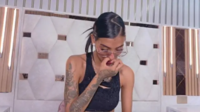 KarlaSlutSkinny__ Obrolan Langsung XXX