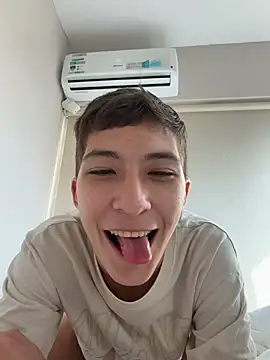 Webkamerová show noah_kirt_