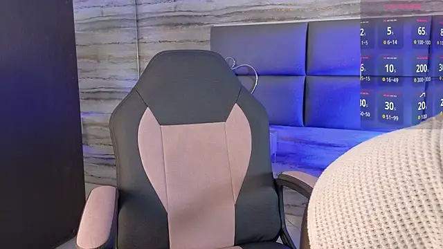 XXX chat uživo modela katanablade__