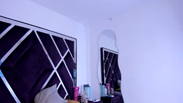 XXX chat uživo modela korina_asm