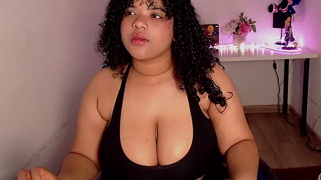 XXX chat uživo modela anna_curly18