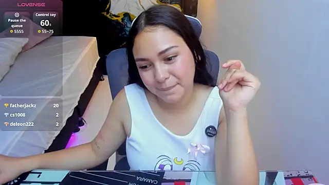 XXX chat uživo modela Littlee_Noemi