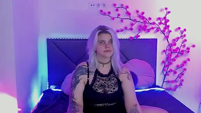 JoannLowe Adlı Modelin Canlı XXX Sohbeti