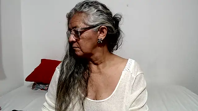 XXX chat uživo modela candy_mature_