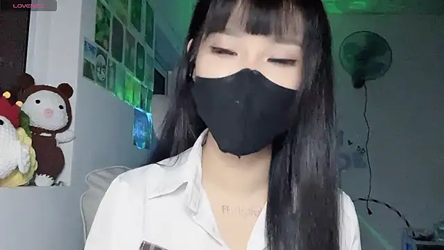 Tieu-May Adlı Modelin Canlı XXX Sohbeti