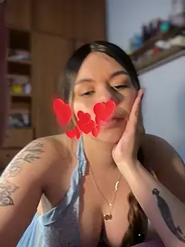 XXX chat uživo modela carolina16love