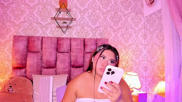 Luna_Swift Chat XXX live