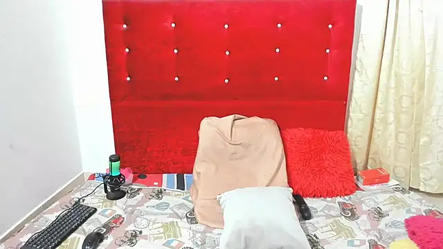 Alissamore3 现场XXX聊天