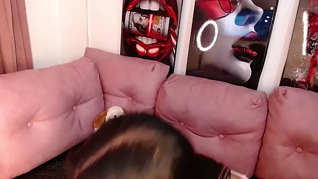 XXX chat uživo modela Miahotcs1
