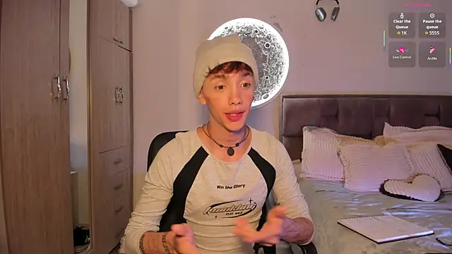 Chat XXX Live Timothy_ros