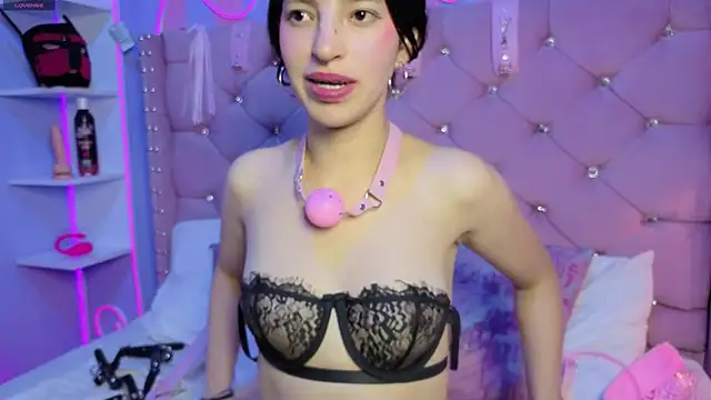 XXX chat uživo modela Namii__