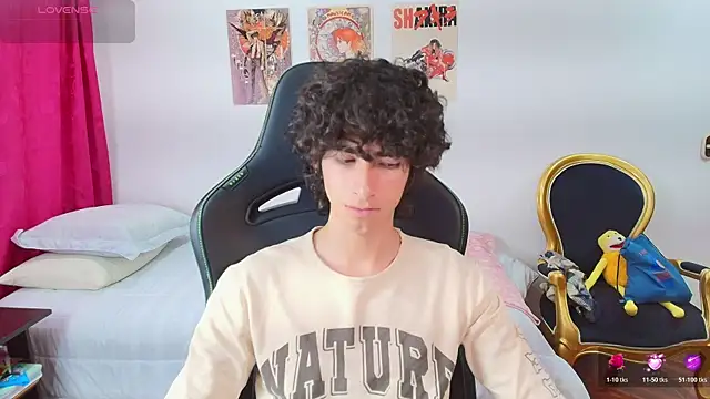 Nude_Boy18: онлайн-секс-чат
