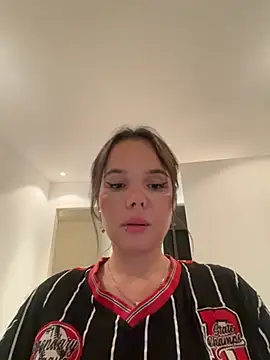 TheCinderella live XXX chat