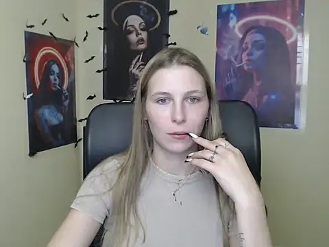 StrangerGi Chat XXX live