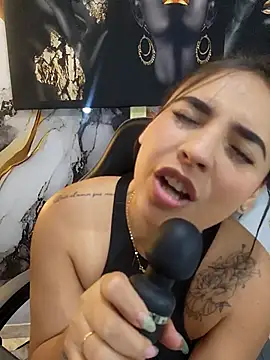 Živý XXX chat LizzRouse