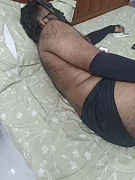 Madhavmenon Adlı Modelin Canlı XXX Sohbeti