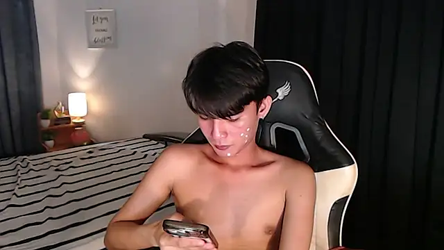 Chatroom XXX en direct de asian_dai