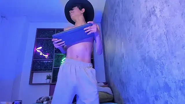 Alex_it0_ Adlı Modelin Canlı XXX Sohbeti