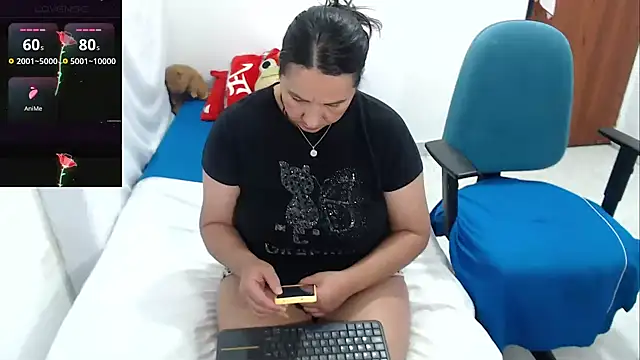 LAURA_Foxht XXX чат на живо