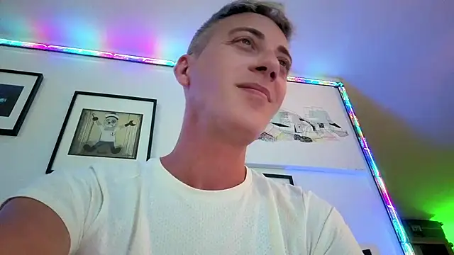 XXX chat uživo modela 1Hugo1