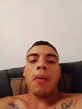XXX chat uživo modela mailo_bronw