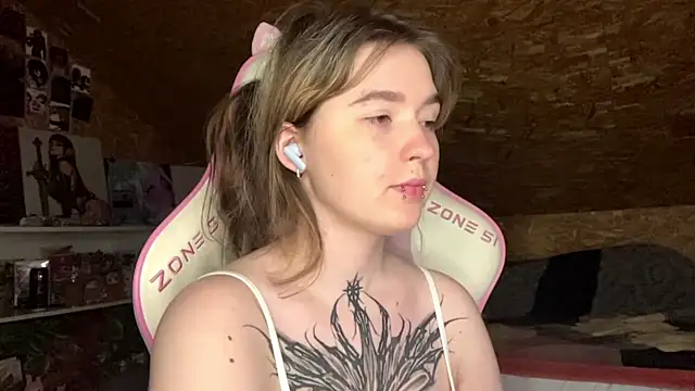 XXX chat uživo modela HeidiTian